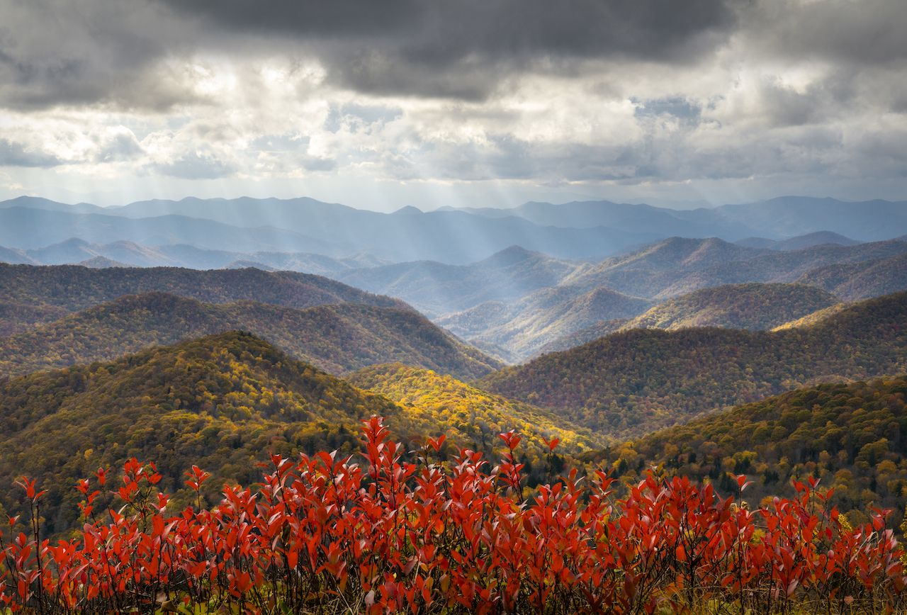 Scenic-Autumn-Blue-Ridge-Parkway-Fall-Foliage