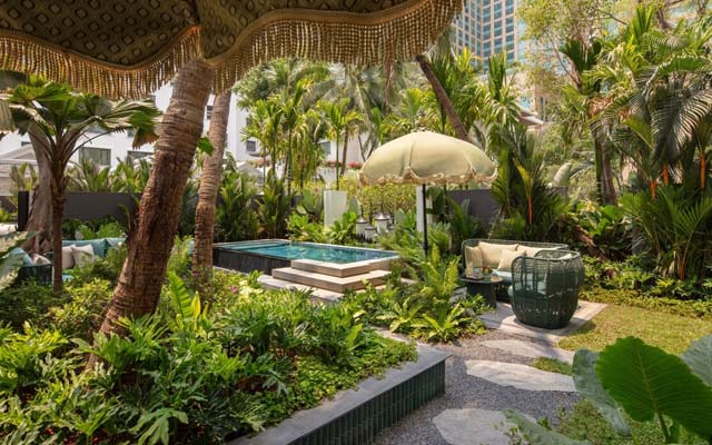 14-Anantara-Siam-Bangkok_Pool-Villa_640