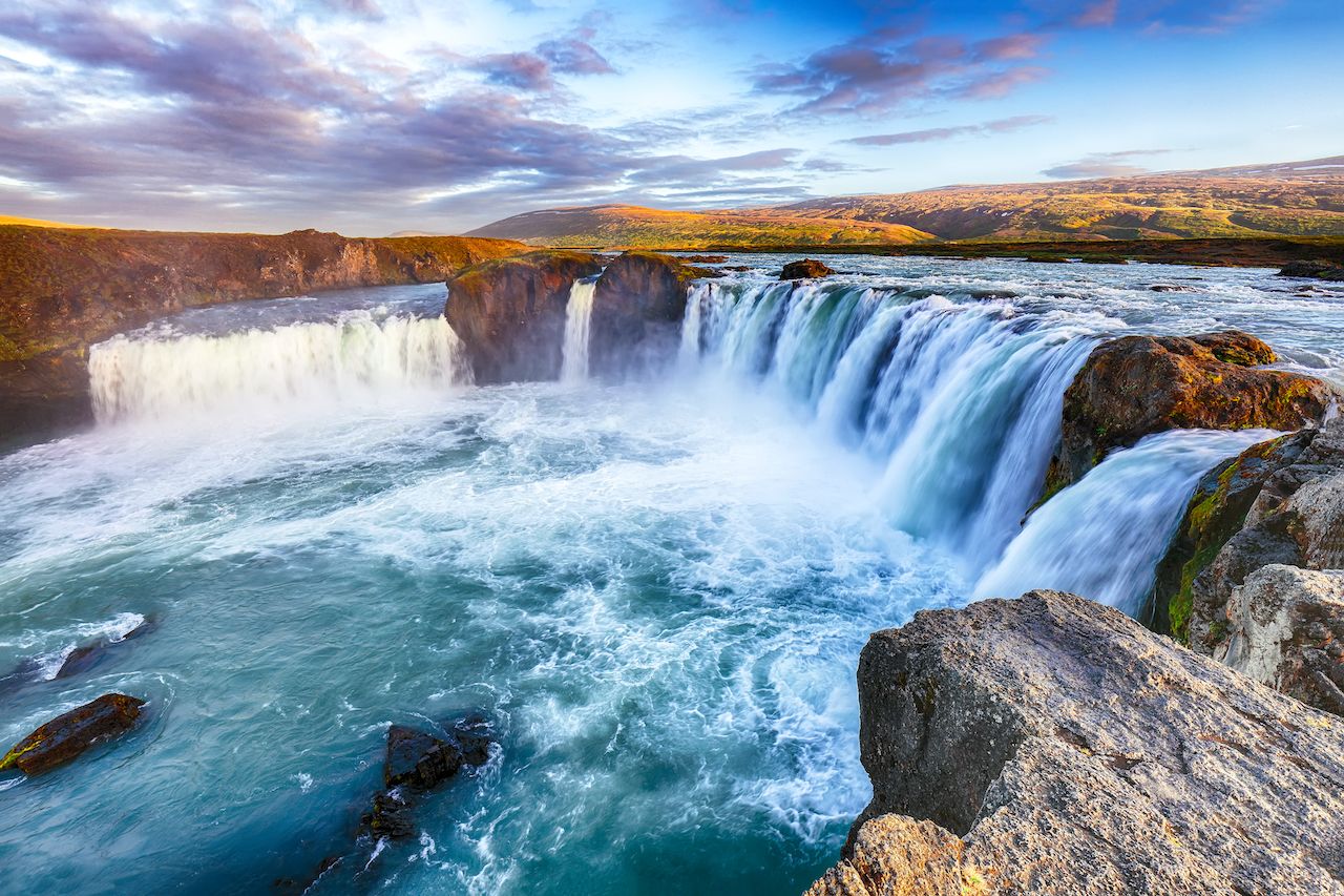 godafoss-waterfall-instagram-iceland godafoss-waterfall-instagram-iceland