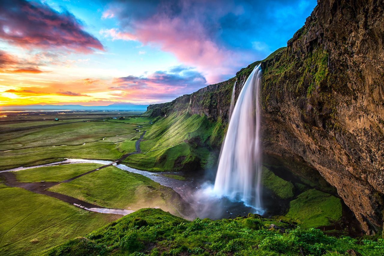 seljalandsfoss-most-instagrammed-waterfalls-world seljalandsfoss-most-instagrammed-waterfalls-world