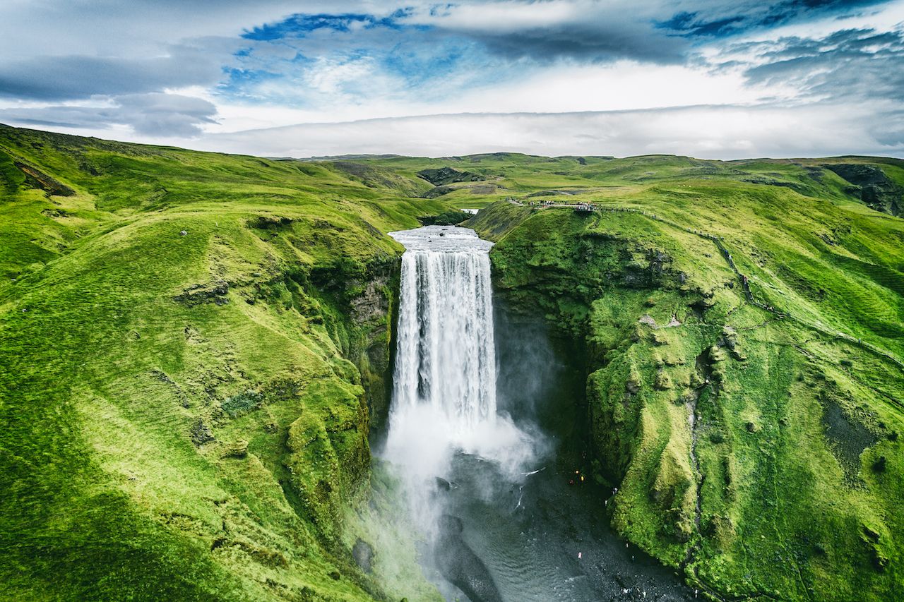 skogafoss-iceland-waterfall-instagram skogafoss-iceland-waterfall-instagram